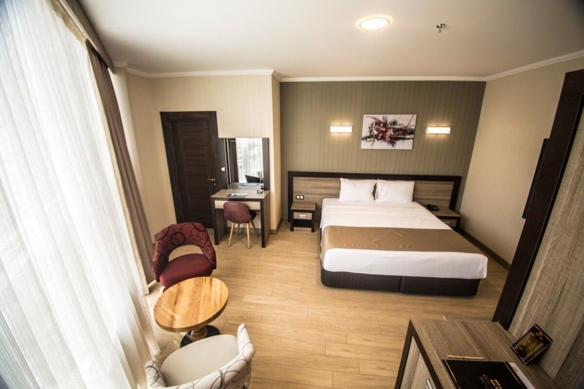 Corner Suite